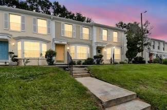 13604 Embassy Park Ct, Dade City, FL 33525