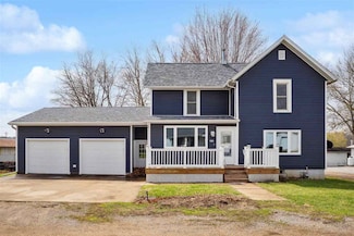 303 4th St, Wellman, IA 52356