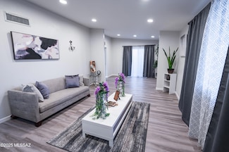 7122 E Eastland St, Tucson, AZ 85710