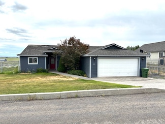 507 Dapple Grey Rd, Hines, OR 97738