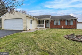 10 Edgemont Ln, Newmanstown, PA 17073