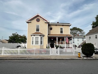 8 Ford St, Haverhill, MA 01832