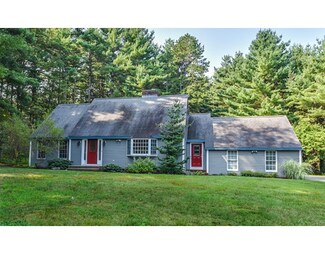 49 Walpole St, Dover, MA 02030