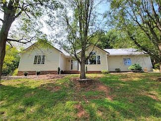 2621 Vaughan Ave, Parkersburg, WV 26101