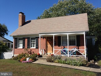 4514 Kendall Dr, Woodbridge, VA 22193