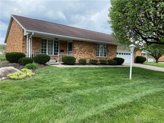 6860 Willow Creek Dr, Dayton, OH 45424