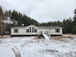 W6014 Elk Dr, Westfield, WI 53964