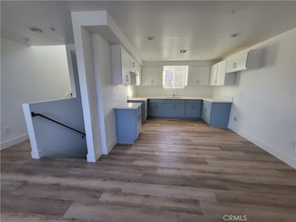 8420 Main St, Los Angeles, CA 90003