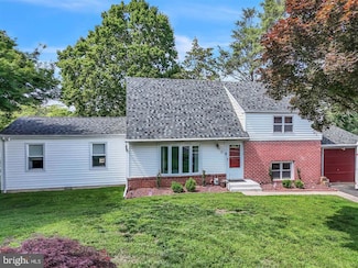 11 Stratford Dr, Springfield, PA 19064