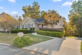 6898 Bucksland Dr, Ooltewah, TN 37363