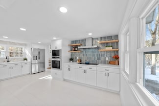 44 Abington St, Hingham, MA 02043