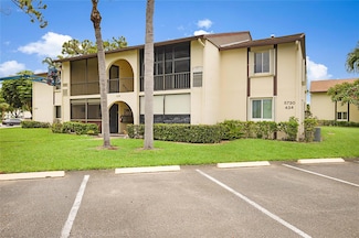 5730 Pine Wood Dr Unit D2, Greenacres, FL 33463