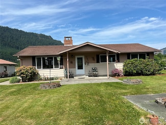 158 Skaggs Rd, Morton, WA 98356