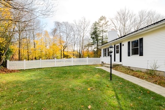 39 Willow Ct, Clinton, CT 06413