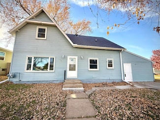 280 N 3rd St, Mc Callsburg, IA 50154