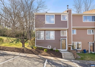 587 Southampton Ct, Charlottesville, VA 22901