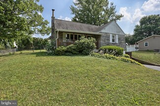 5129 Sunset Dr, Harrisburg, PA 17112