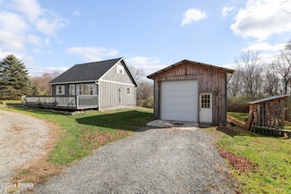 171 Mott Rd, Beach Lake, PA 18405