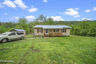 301 Hill St, Rocky Top, TN 37769