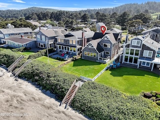 3764 Pacific Ave, Cannon Beach, OR 97016