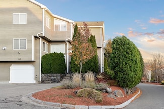 63 Cavendish Cir, Salem, MA 01970