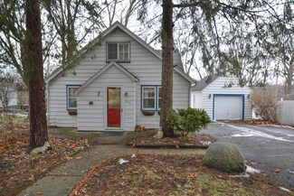 836 3rd Ave, Geneva, IL 60134