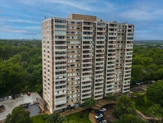 2324 Madison Rd, Cincinnati, OH 45208