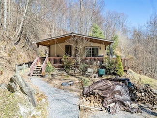 454 Short Ridge Ln, Clyde, NC 28721