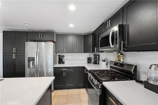 313 N Melrose Dr, Vista, CA 92083