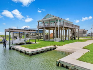 1104 Chapman Point, Port Bolivar, TX 77650