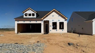 172 Candytuft Ct, Lexington, NC 27295