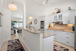 326 Bradstrom Cir Unit F-203, Naples, FL 34113