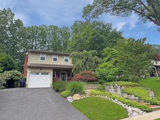 10 Saint Georges Rd, East Brunswick, NJ 08816