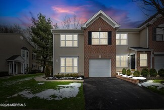 33 Whitemarsh Dr, Manalapan, NJ 07726