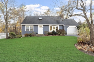 12 Arrowhead Rd, Topsfield, MA 01983