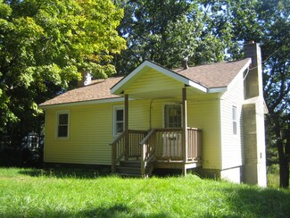 55 Lake Shore Dr, Cheshire, MA 01225