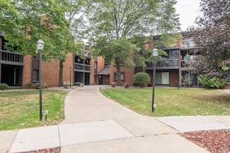 4215 N 100th St Unit 346, Milwaukee, WI 53222
