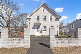 77 Veazie St, Providence, RI 02908