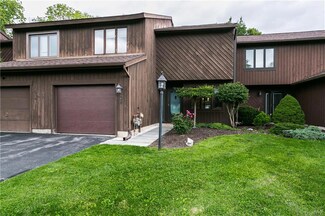 24 Jarvis Dr, Manlius, NY 13104