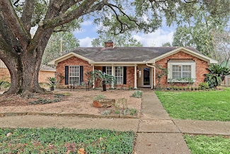 1070 Curtin St, Houston, TX 77018