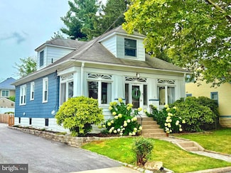 221 Dallas Rd, Willow Grove, PA 19090