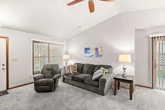 3616 Creekside Dr, Valparaiso, IN 46383