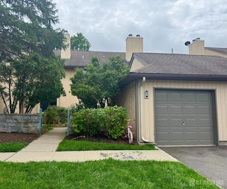 28 Ashford Dr, Plainsboro, NJ 08536