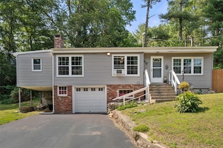 16 Bunny Trail, Hope, RI 02831