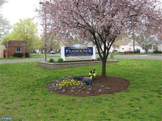 527 6th St E, Florence, NJ 08518