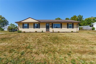703 Cliffside Dr, New Carlisle, OH 45344