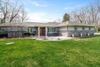 2711 E 10th St, Hobart, IN 46342