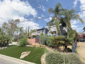 1070 N Highland Dr, Porterville, CA 93257