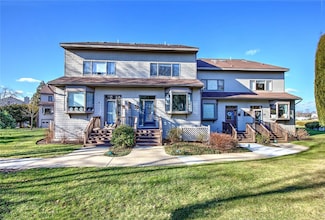 136 Windward Ln, Bristol, RI 02809