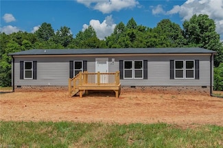 1849 Garner Rd, Yadkinville, NC 27055